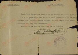 Acuse de la entrega del prisionero de ejército rojo y desertor: Vicente Tormos Navarro.  Firmado por el Capitán Manuel de Castro Marín en Alcira, 1 de mayo de 1939