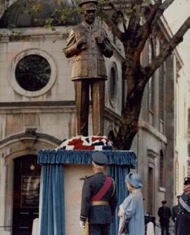 Crown Copyright: Inauguración del monumento a Lord Dowding por la Reina Madre