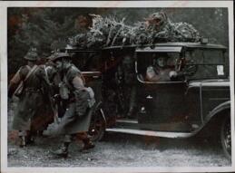 Fox Photos: "Conductores de taxi londinenses en acción". 10 octubre 1942