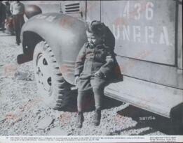 Fotografía Documental Aids: "DPA Series: El Holocausto nazi: prisionero de 6 años de edad". Buchenwald, julio 1945