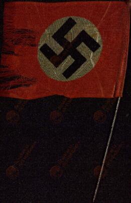 Bandera que estuvo colocada en la mesa de la Internacional de Cámaras de Comercio, durante la visita de Hitler, Goering y Goebels. Berlín, 28 junio - 3 julio 1937