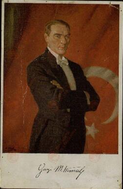 Postal reproduciendo un retrato al óleo de Mustafá Kemal "Ataturk" (1881-1938), primer Presidente de Turquía (1923-1938).