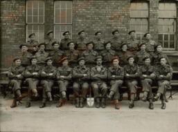 Lloyd, Louis. Fotografía tomada por H. Cooper & Son. Soldados británicos