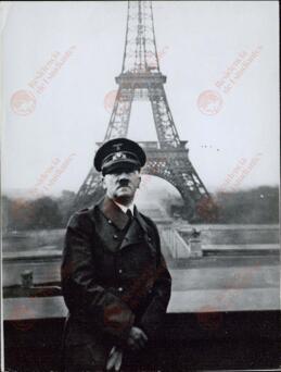 Henlein, Seys-Inquart. Henlein y Amann siguen con atención el discurso de Hitler en el Reichstag. 1939"