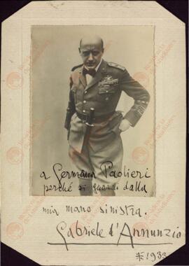 Gabriele D'Annunzio (1863-1938), escritor y periodista italiano, c. 1933.