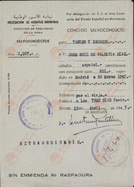Conjunto de documentos relativos a Don José Ruiz de Valdivia, ingeniero militar. 2 certificados de resolución de inocencia por parte del Tribunal Militar de 26 de junio de 1939, salvoconductos y un certificado del cónsul de la República Oriental de Uruguay en Madrid, informando de la condición de refugiado político de José Ruiz de Valdivia durante la Guerra Civil.
