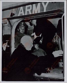 Eisenhower, Dwight David "Ike" en helicóptero presidencial acompañado por Francisco Franco Bahamonde