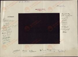 Paspartús de Fotografía Conmemorativa de la Operación Archery, firmada por la tripulación del buque HMS Prince Leopold, c. 1941