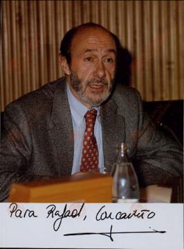 Pérez Rubalcaba, Alfredo (1954). Ministro de Educación y Ciencia (1992-1993), Ministro de Presidencia y Portavoz del Gobierno de España (1993-1996), Portavoz del Grupo Parlamentario Socialista en el Congreso de los Diputados de España (2004-2006), Ministro del Interior de España (2006-2011), Vicepresidente primero y portavoz del Gobierno de España (2010-2011), Secretario general del PSOE (2012).