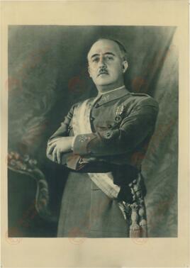 Fotografía de Francisco Franco. Capitán General del ejército de tierra. Primeros días de la Paz