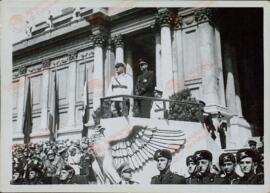 Mussolini y Serrano Suñer en tribuna