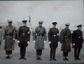 Final de la guerra, posiblemente en Viena. Policía Militar soviética y estadounidense, c. 1945