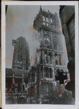 Transocean-Europapress: "La catedral de Rouch destruida". 13 junio 1944