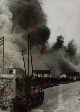 PK-SS / Fauna /Transocean-Europapress / Heinrich Hoffmann: "La defensa en el norte de Francia. Fotografías de prensa de las fuerzas armadas alemanas y escenas de guerra". 1944