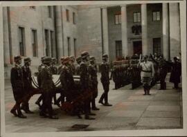 Goering durante entierro de miembro de la cancillería del Reich. 10 diciembre 1944